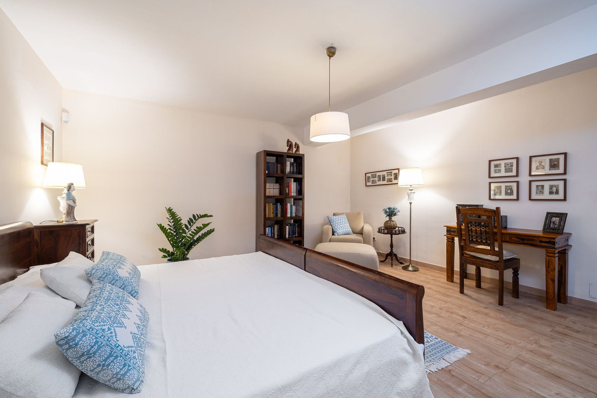 5 Bed Townhouse for sale in Marbella Costa Del Sol, Málaga, Spain