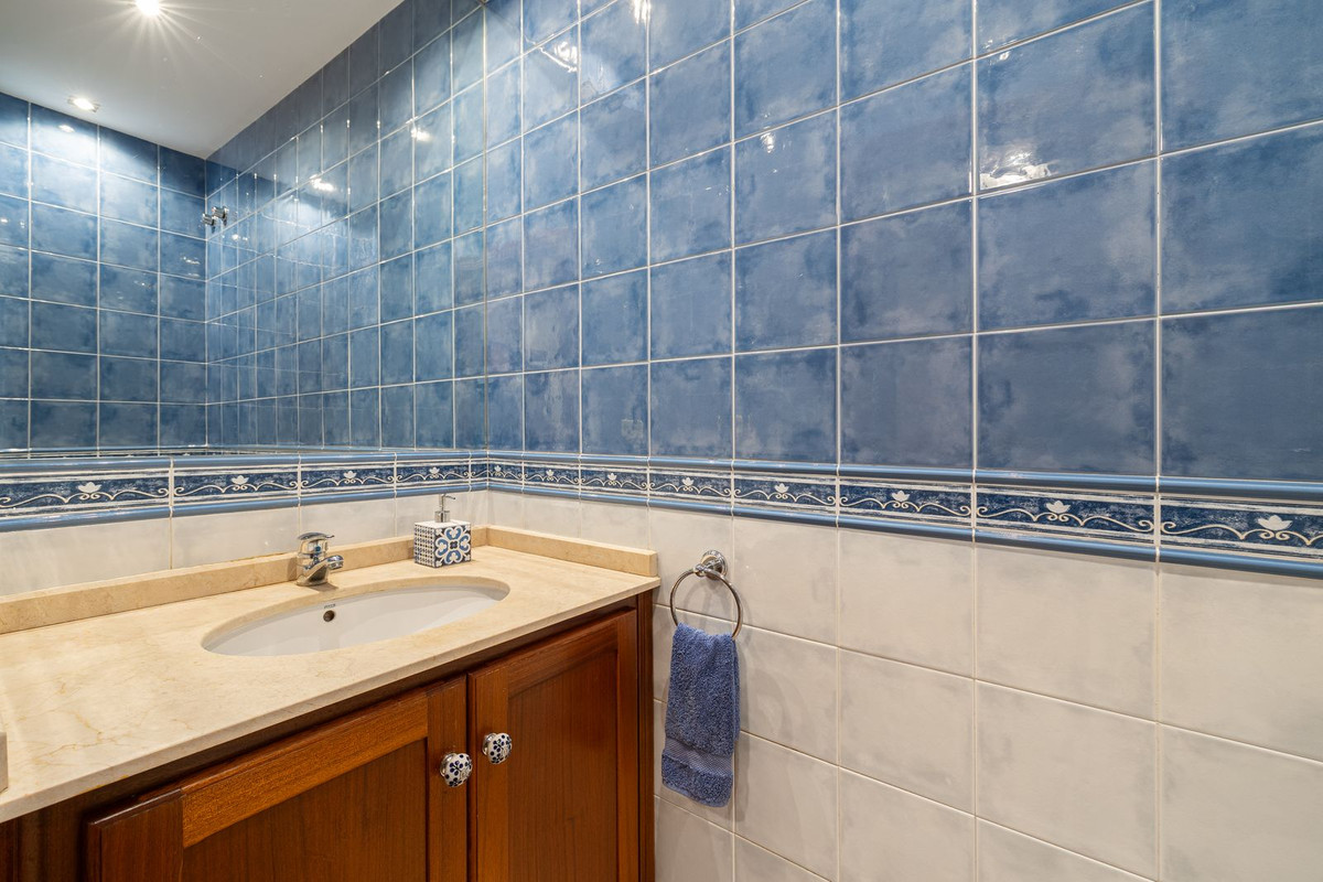5 Bed Townhouse for sale in Marbella Costa Del Sol, Málaga, Spain