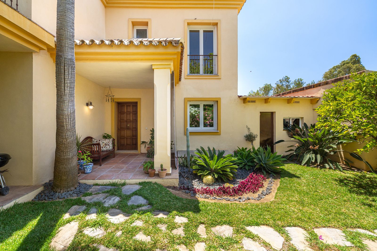 5 Bed Townhouse for sale in Marbella Costa Del Sol, Málaga, Spain