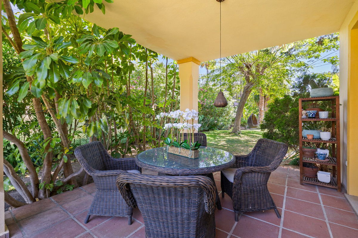 5 Bed Townhouse for sale in Marbella Costa Del Sol, Málaga, Spain