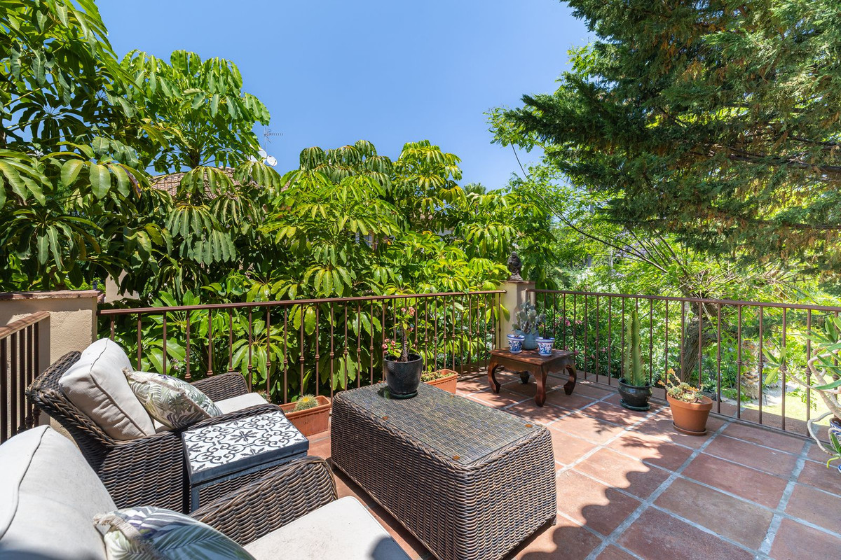 5 Bed Townhouse for sale in Marbella Costa Del Sol, Málaga, Spain