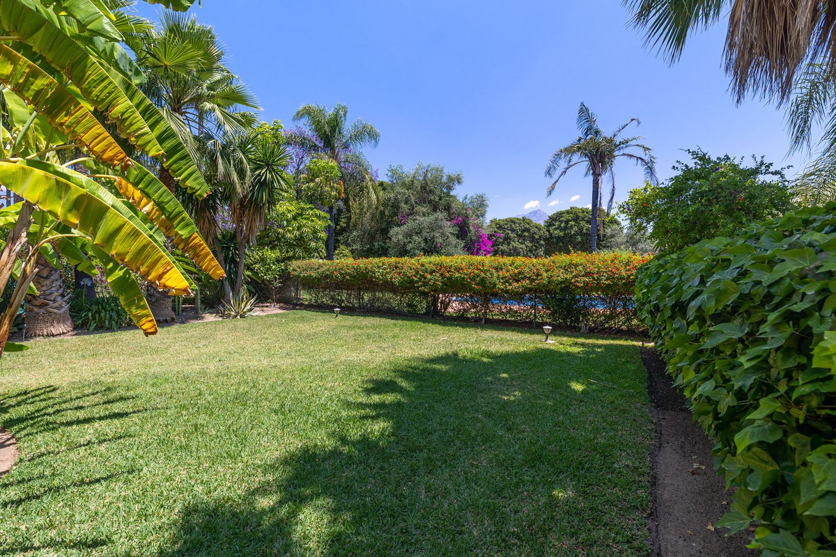 5 Bed Townhouse for sale in Marbella Costa Del Sol, Málaga, Spain