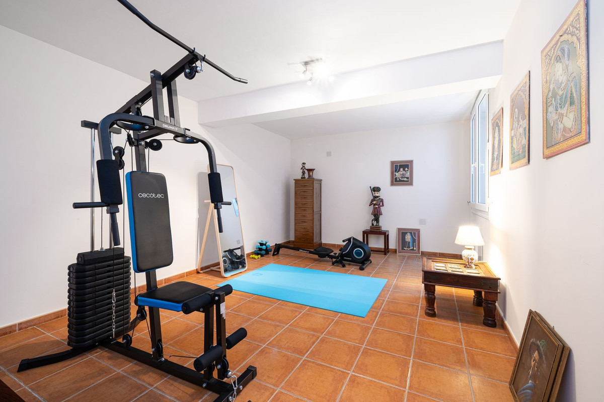 5 Bed Townhouse for sale in Marbella Costa Del Sol, Málaga, Spain