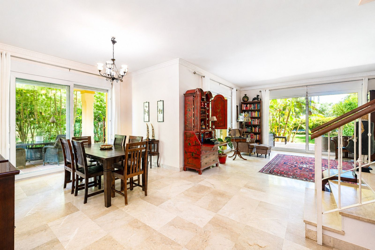5 Bed Townhouse for sale in Marbella Costa Del Sol, Málaga, Spain