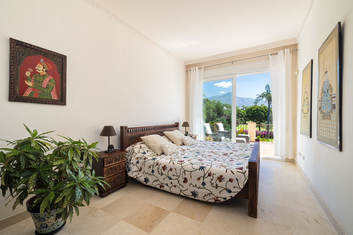 5 Bed Townhouse for sale in Marbella Costa Del Sol, Málaga, Spain