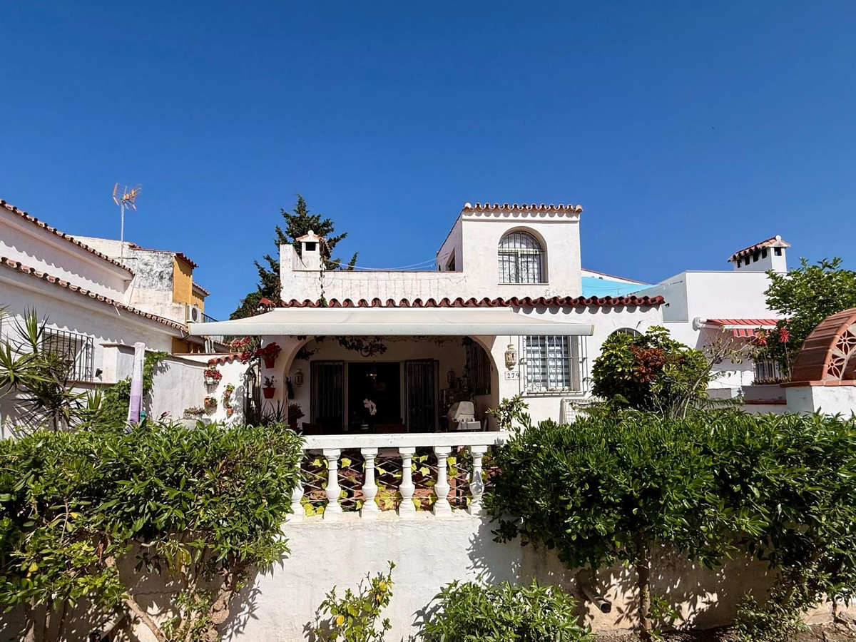 Se vende Pareada de 3 dormitorios en Costa Del Sol, Málaga, España