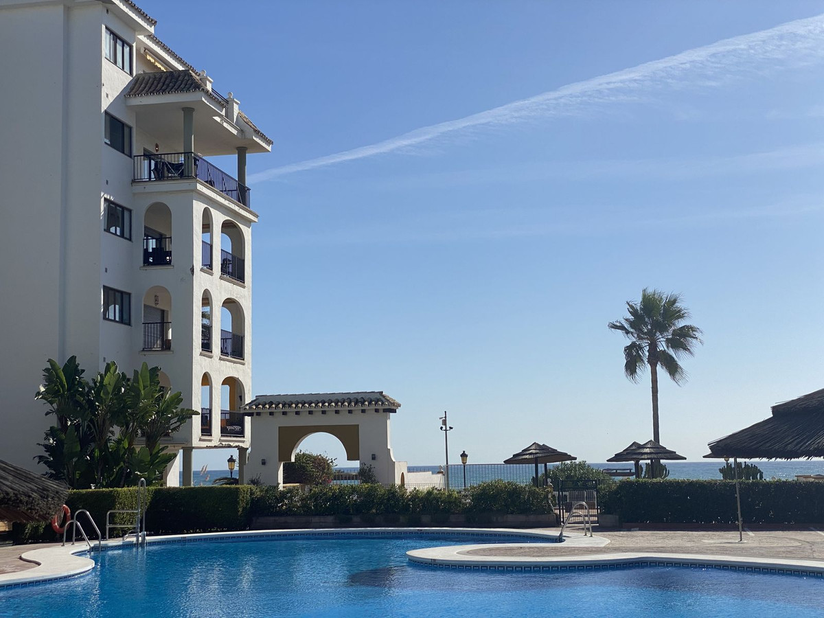 Commercial unit for sale in La Duquesa Costa Del Sol, Málaga, Spain
