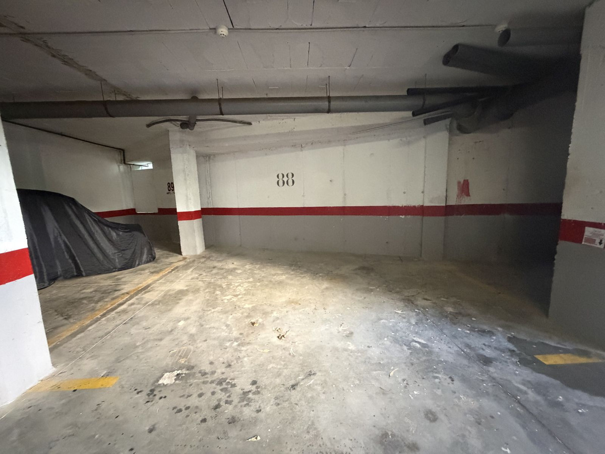 Commercial unit for sale in La Duquesa Costa Del Sol, Málaga, Spain