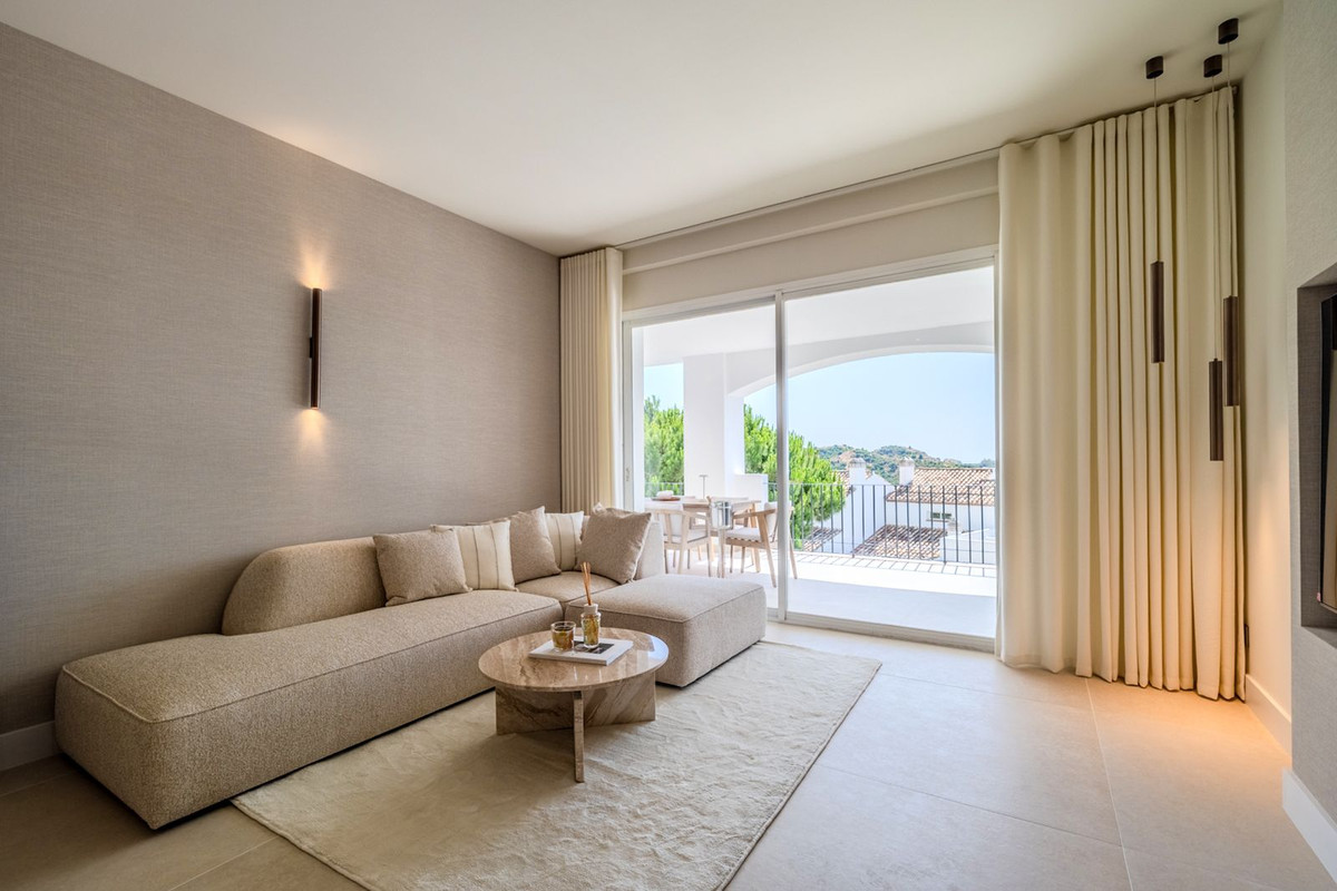 3 Bed Apartment for sale in La Quinta Costa Del Sol, Málaga, Spain