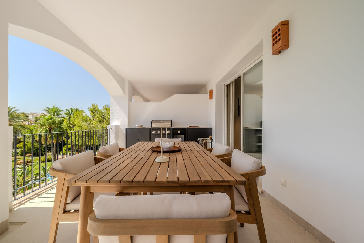 3 Bed Apartment for sale in La Quinta Costa Del Sol, Málaga, Spain
