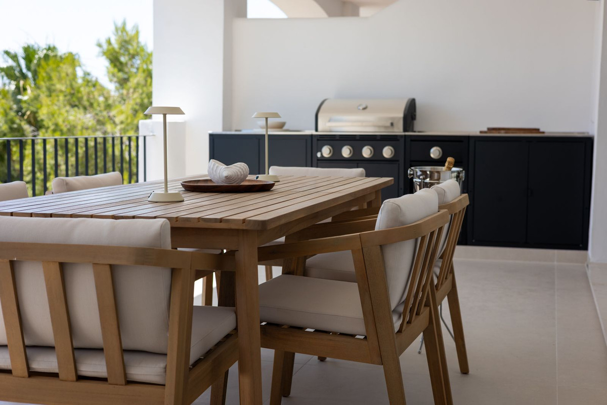 3 Bed Apartment for sale in La Quinta Costa Del Sol, Málaga, Spain