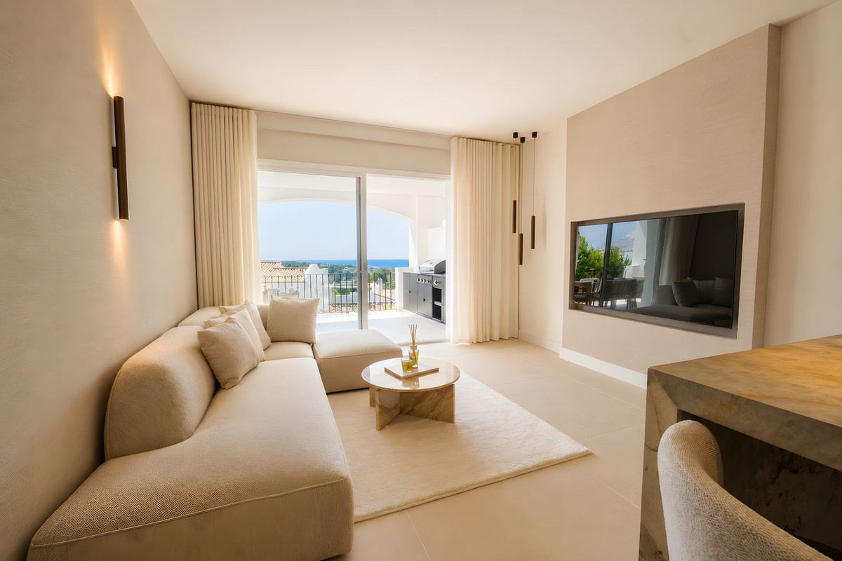 3 Bed Apartment for sale in La Quinta Costa Del Sol, Málaga, Spain