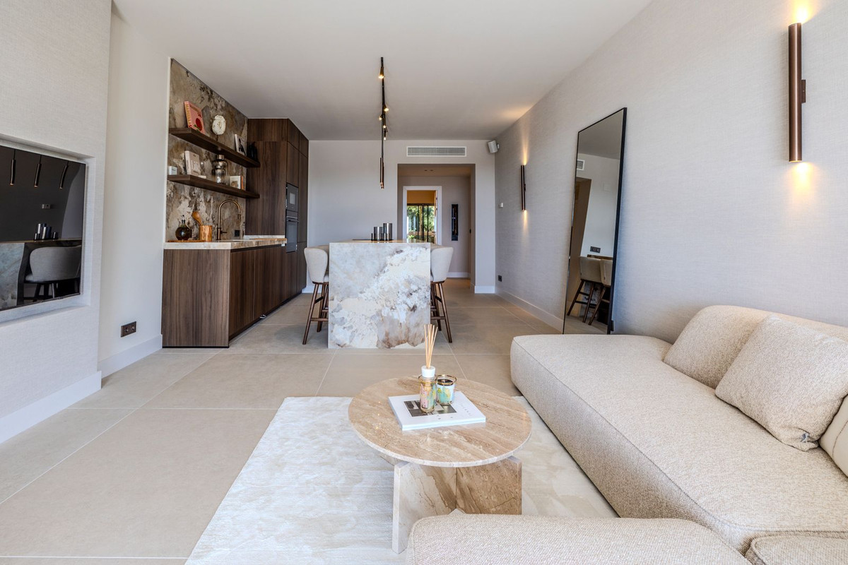 3 Bed Apartment for sale in La Quinta Costa Del Sol, Málaga, Spain