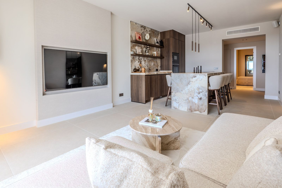 3 Bed Apartment for sale in La Quinta Costa Del Sol, Málaga, Spain