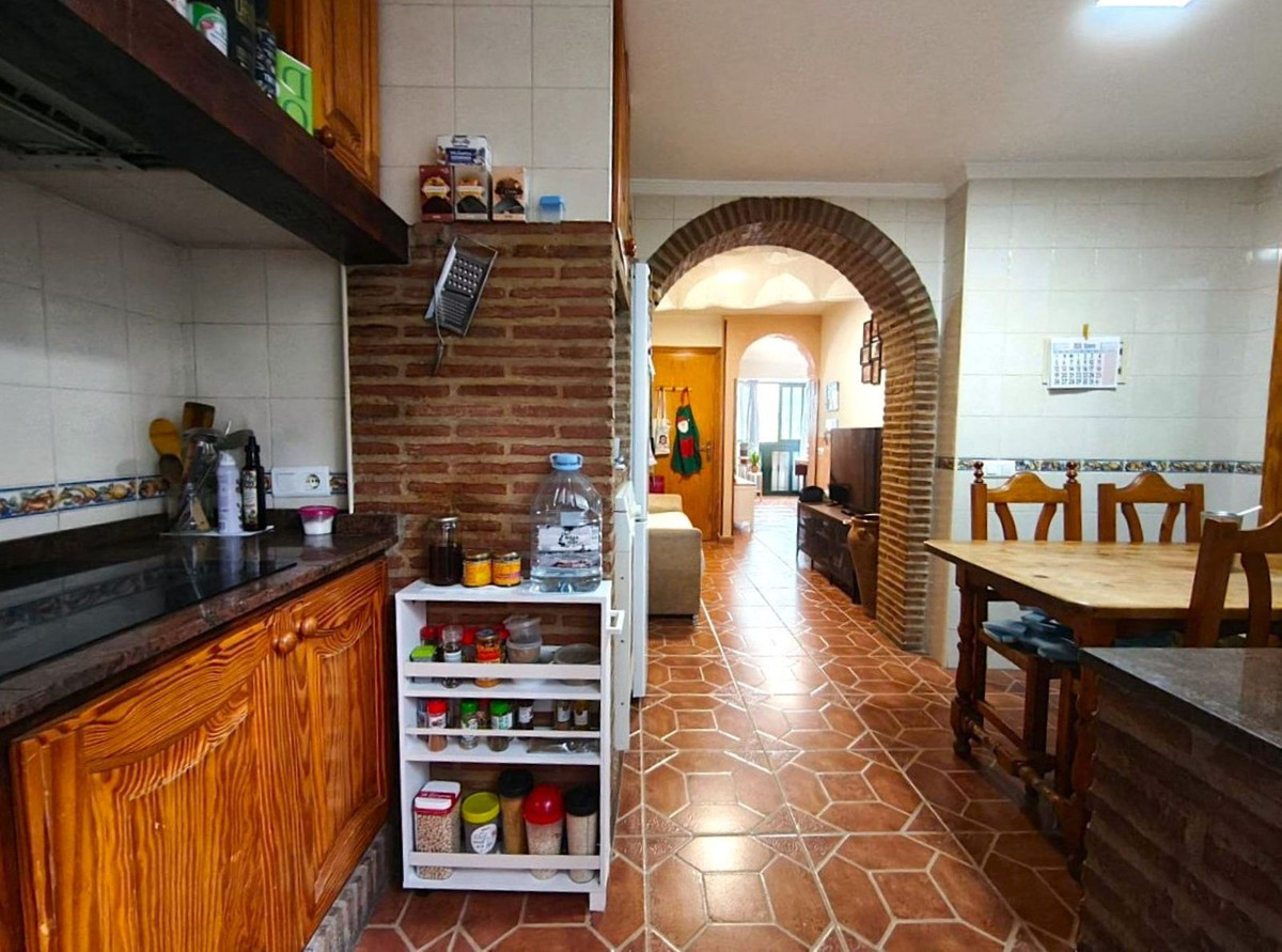 3 Bed Apartment for sale in Estepona Costa Del Sol, Málaga, Spain