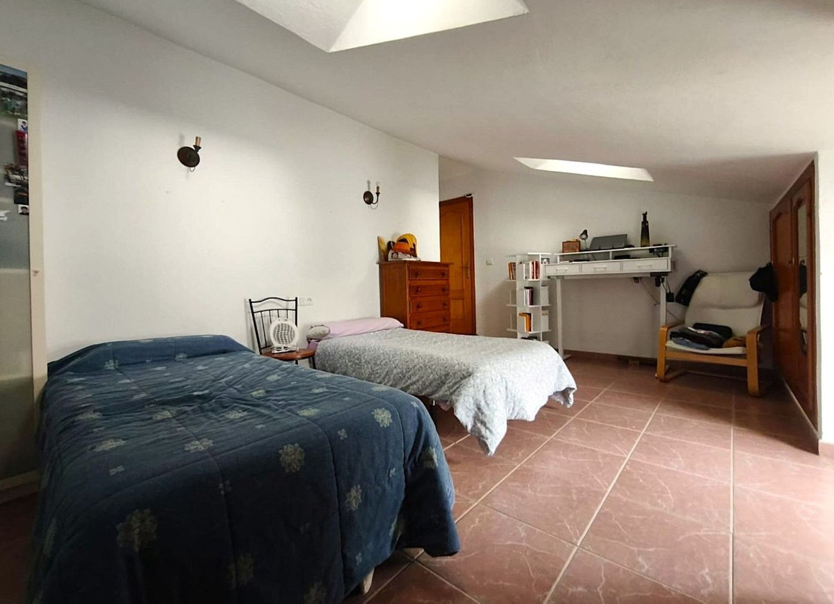 3 Bed Apartment for sale in Estepona Costa Del Sol, Málaga, Spain