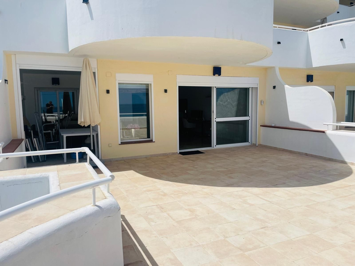 2 Bed Apartment for sale in Estepona Costa Del Sol, Málaga, Spain