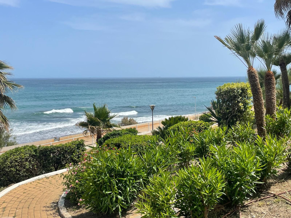 2 Bed Apartment for sale in Estepona Costa Del Sol, Málaga, Spain