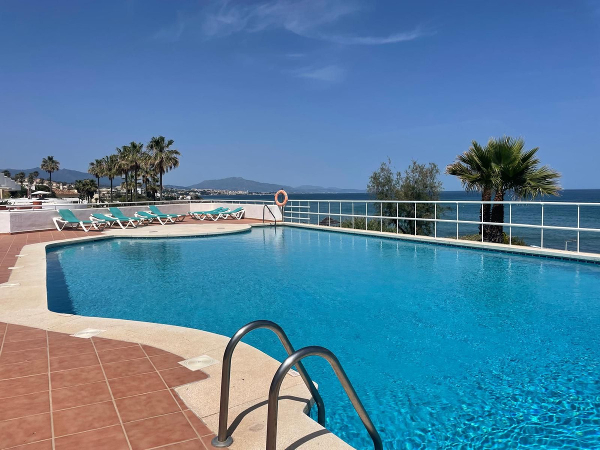 2 Bed Apartment for sale in Estepona Costa Del Sol, Málaga, Spain
