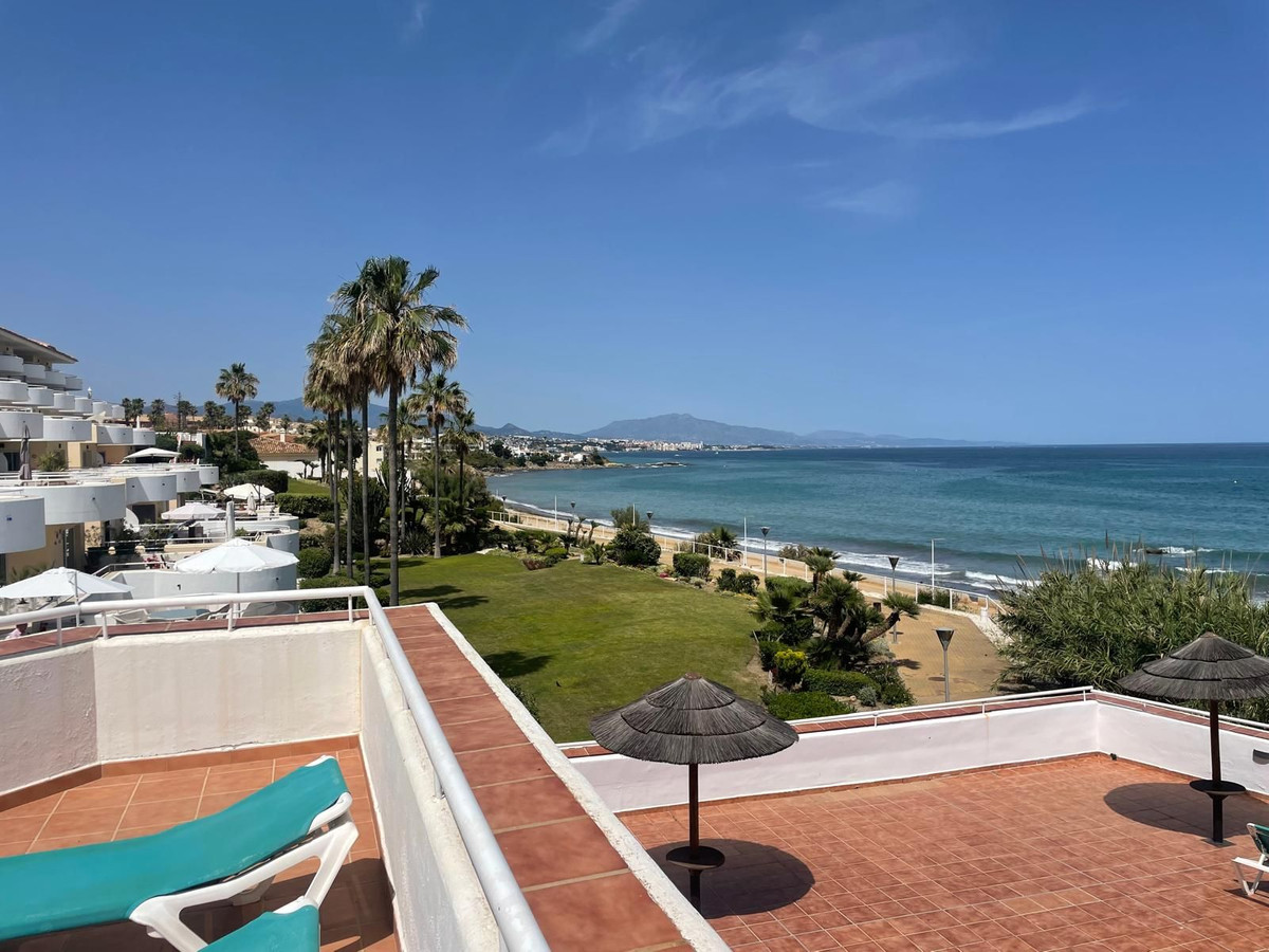 2 Bed Apartment for sale in Estepona Costa Del Sol, Málaga, Spain