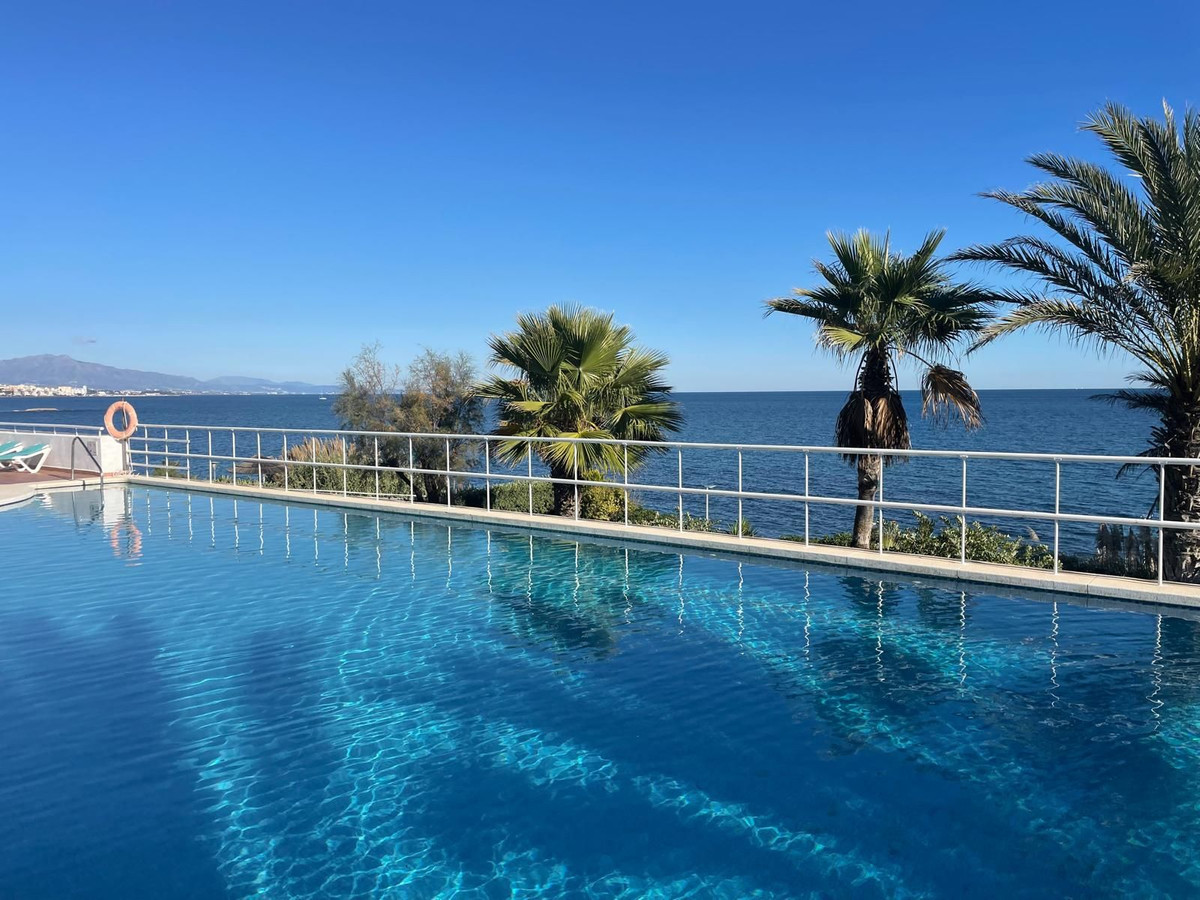 2 Bed Apartment for sale in Estepona Costa Del Sol, Málaga, Spain