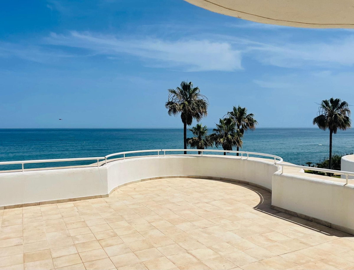 2 Bed Apartment for sale in Estepona Costa Del Sol, Málaga, Spain