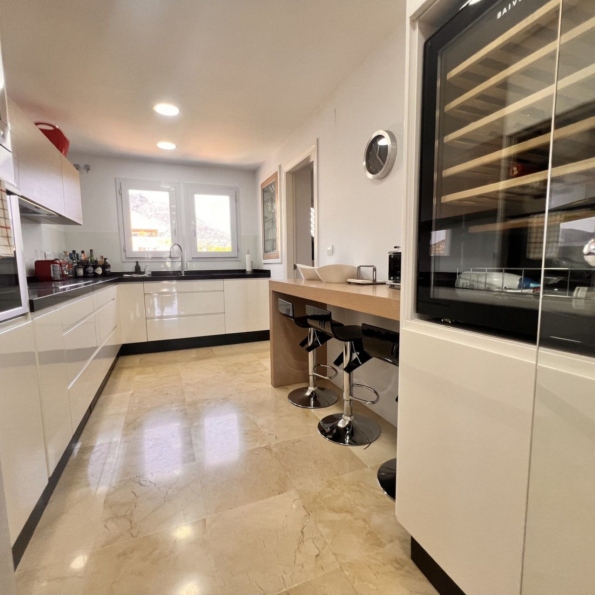 3 Bed Apartment for sale in The Golden Mile Costa Del Sol, Málaga, Spain