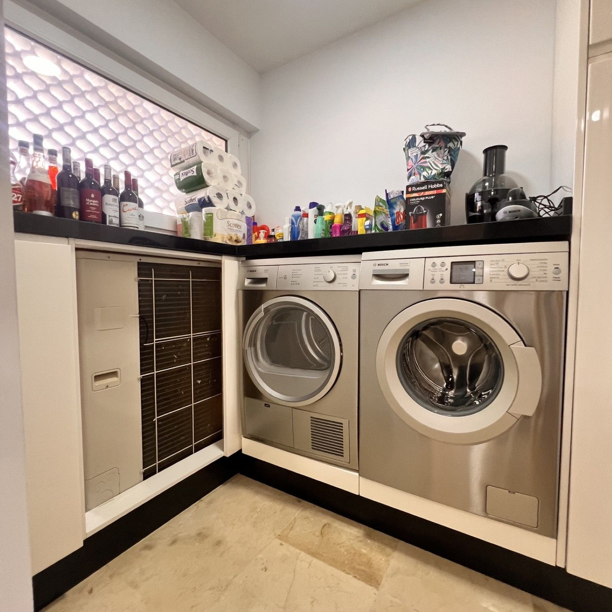 3 Bed Apartment for sale in The Golden Mile Costa Del Sol, Málaga, Spain