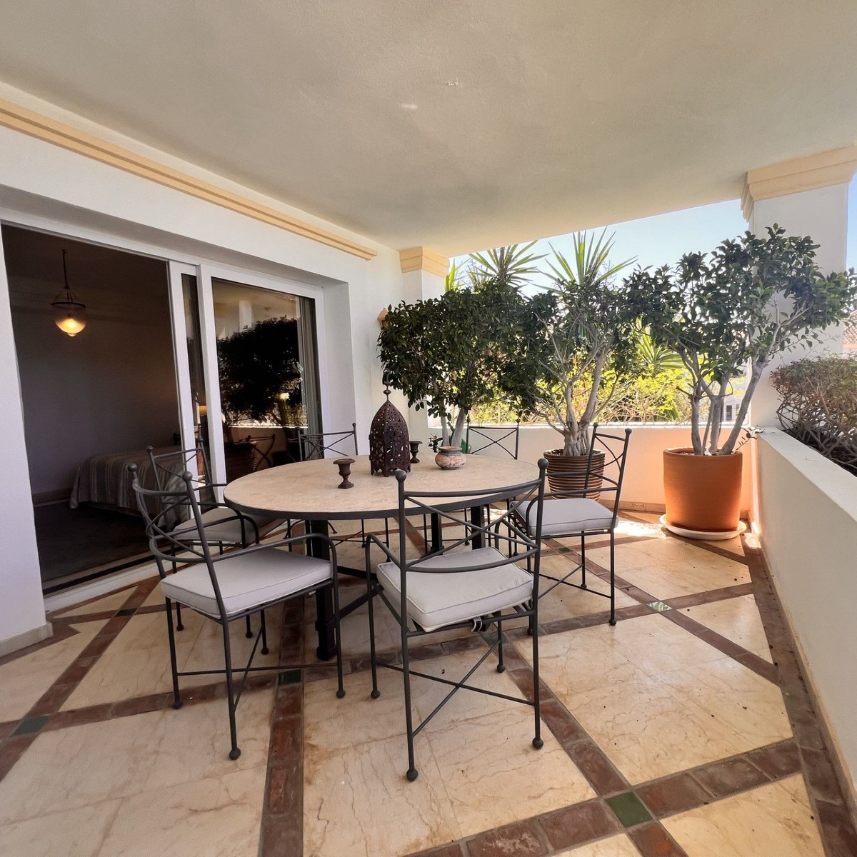 3 Bed Apartment for sale in The Golden Mile Costa Del Sol, Málaga, Spain