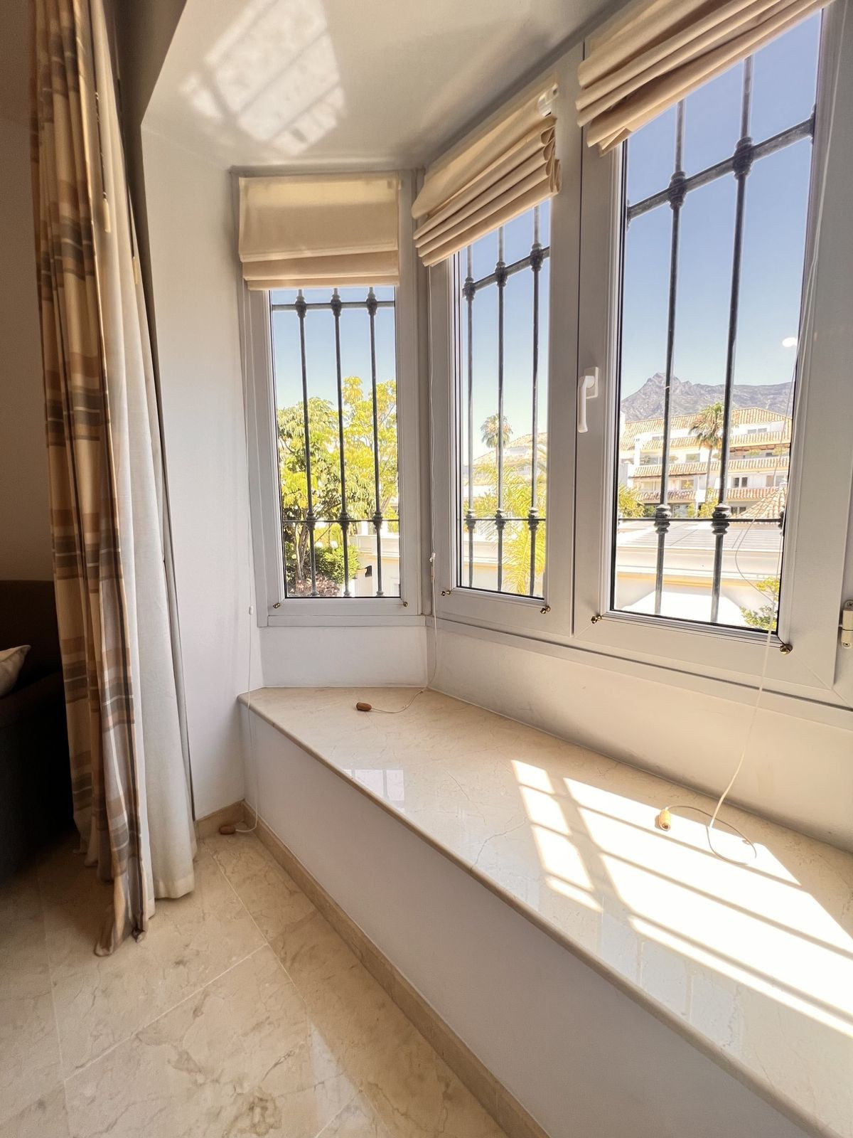 3 Bed Apartment for sale in The Golden Mile Costa Del Sol, Málaga, Spain