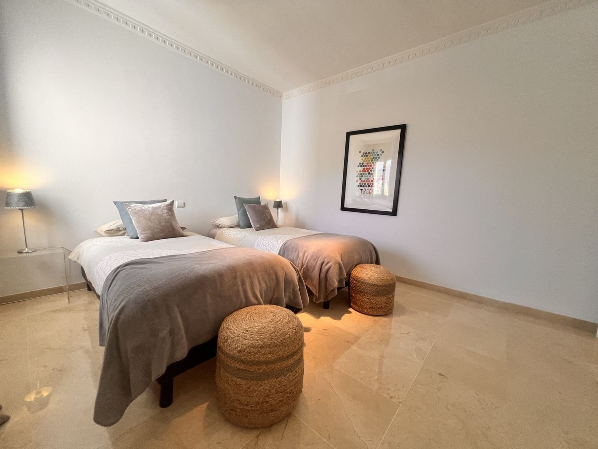3 Bed Apartment for sale in The Golden Mile Costa Del Sol, Málaga, Spain