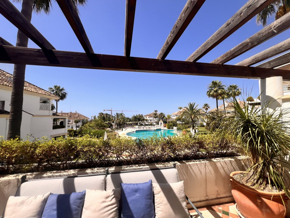 3 Bed Apartment for sale in The Golden Mile Costa Del Sol, Málaga, Spain