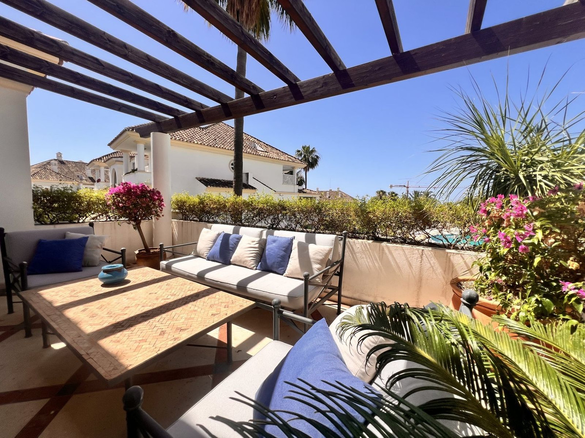 3 Bed Apartment for sale in The Golden Mile Costa Del Sol, Málaga, Spain