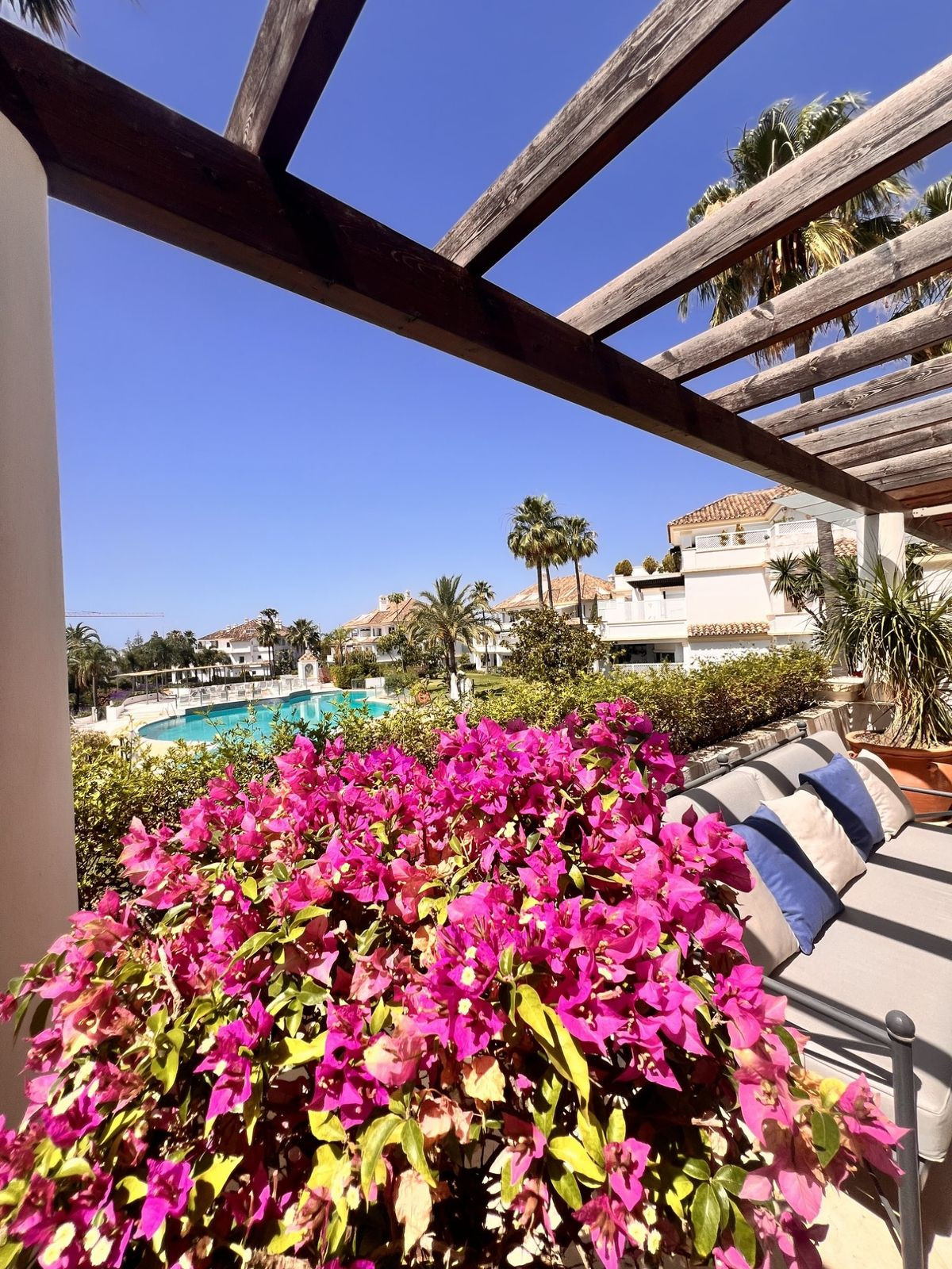3 Bed Apartment for sale in The Golden Mile Costa Del Sol, Málaga, Spain