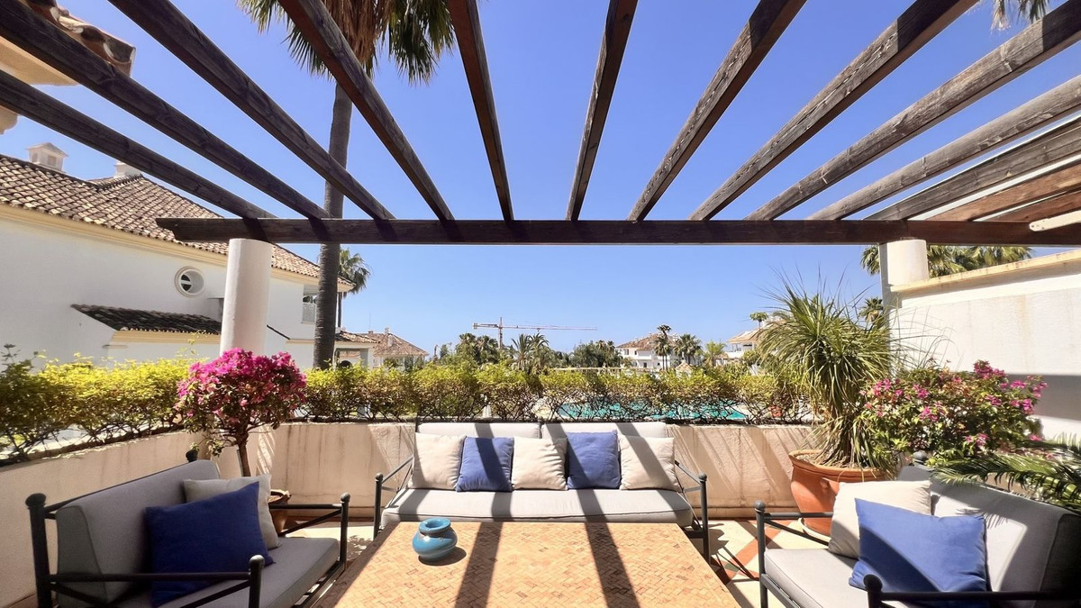 3 Bed Apartment for sale in The Golden Mile Costa Del Sol, Málaga, Spain