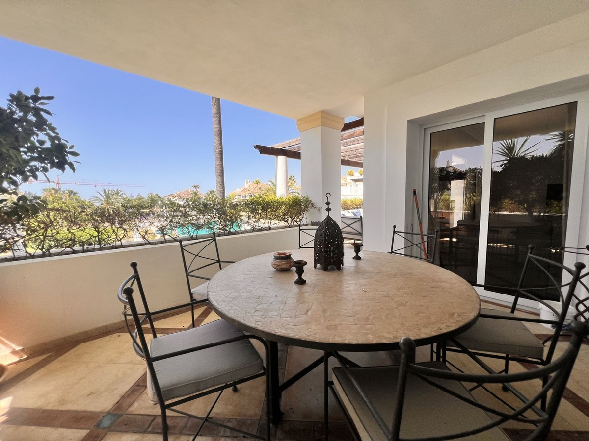3 Bed Apartment for sale in The Golden Mile Costa Del Sol, Málaga, Spain