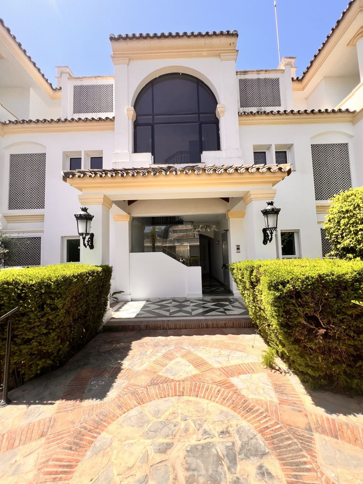 3 Bed Apartment for sale in The Golden Mile Costa Del Sol, Málaga, Spain