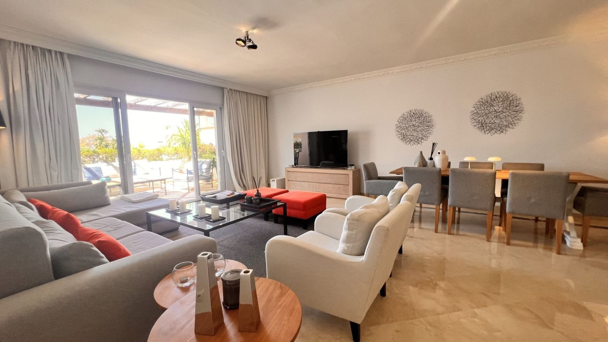 3 Bed Apartment for sale in The Golden Mile Costa Del Sol, Málaga, Spain