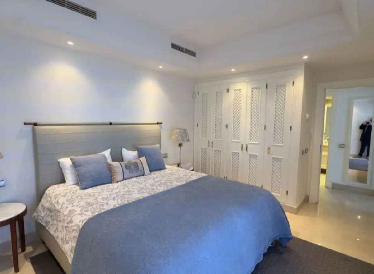3 Bed Apartment for sale in Marbella Costa Del Sol, Málaga, Spain