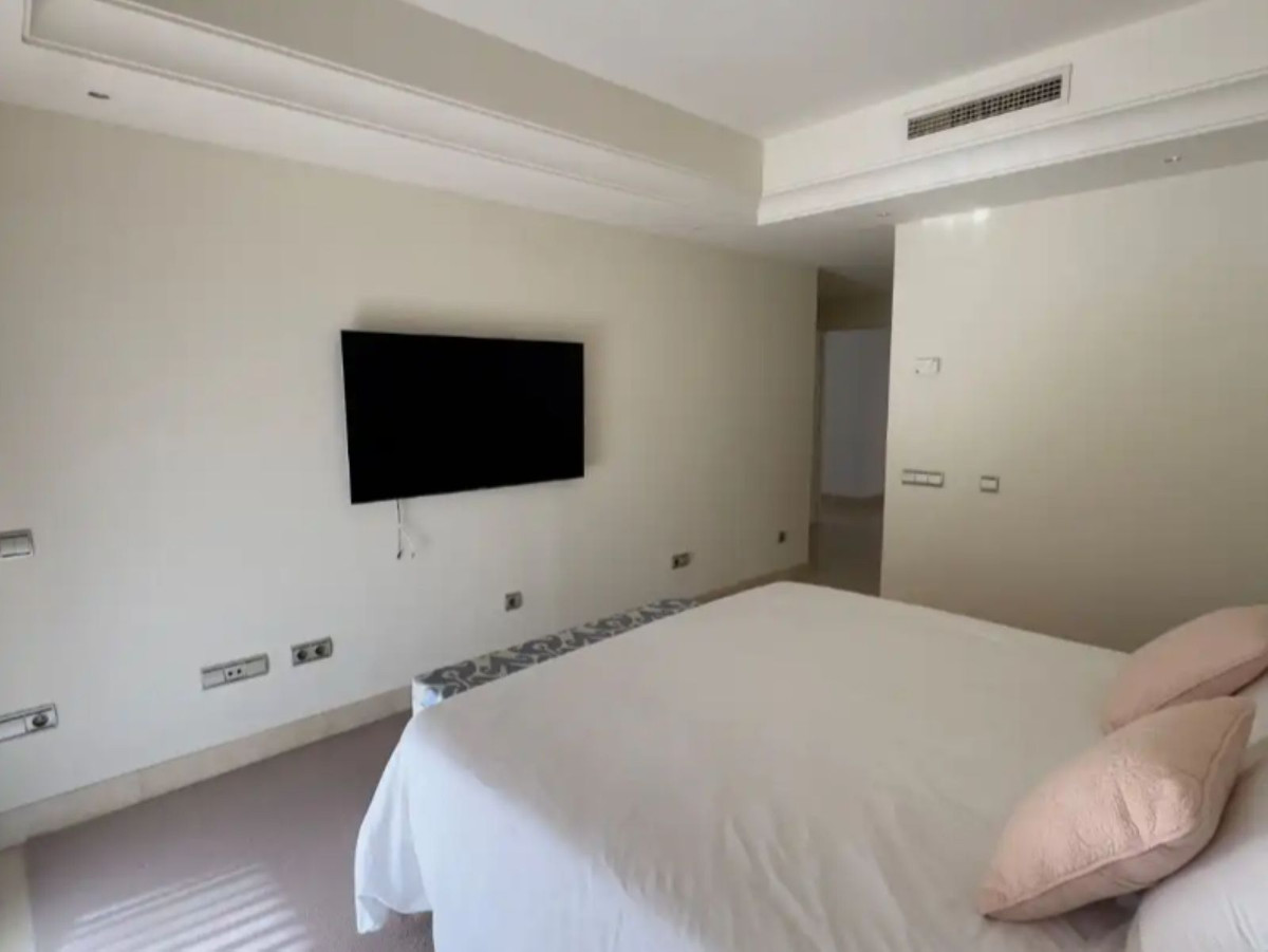 3 Bed Apartment for sale in Marbella Costa Del Sol, Málaga, Spain