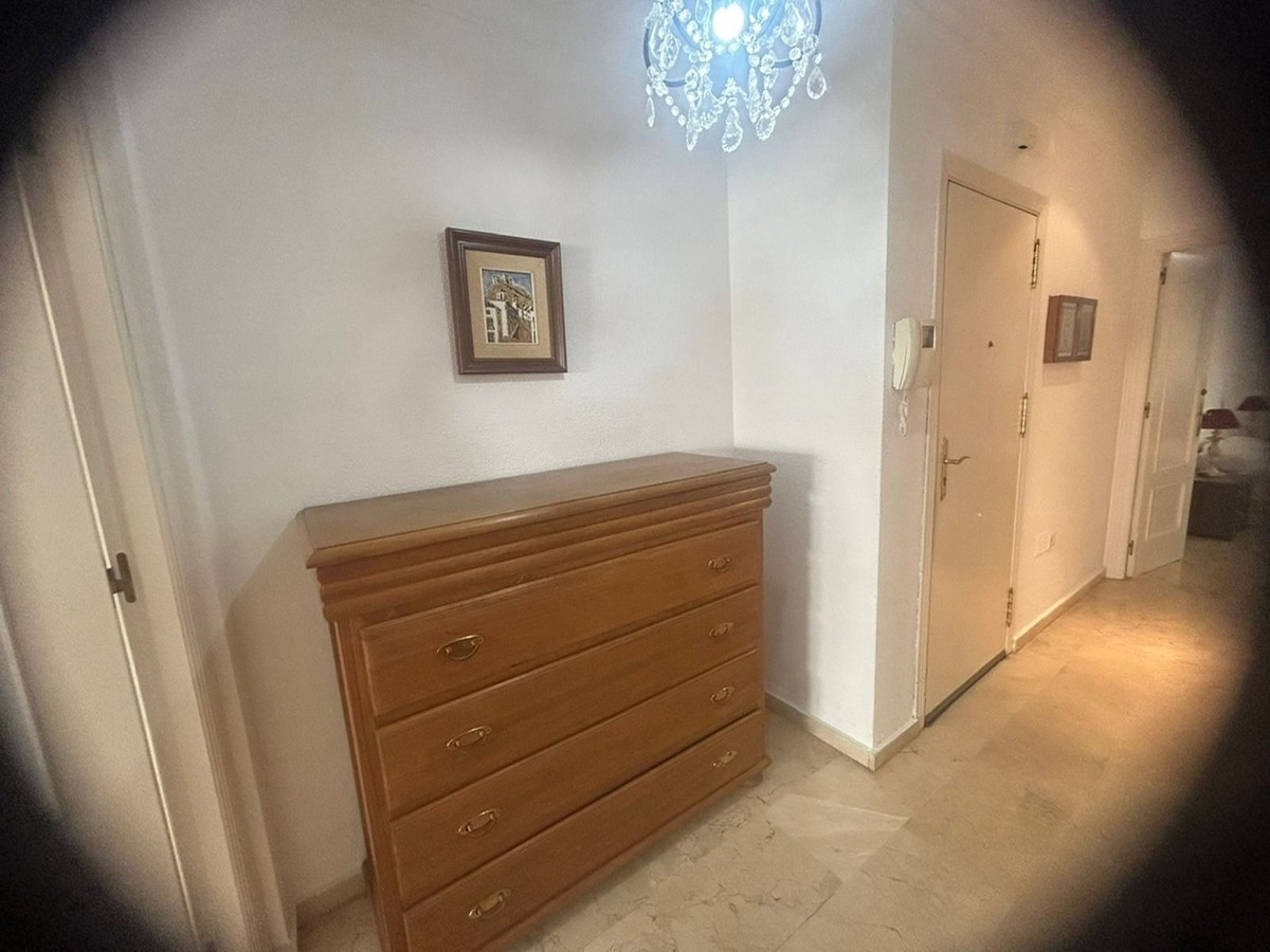 Se vende Apartamento Planta Media de 2 dormitorios en Costa Del Sol, Málaga, España