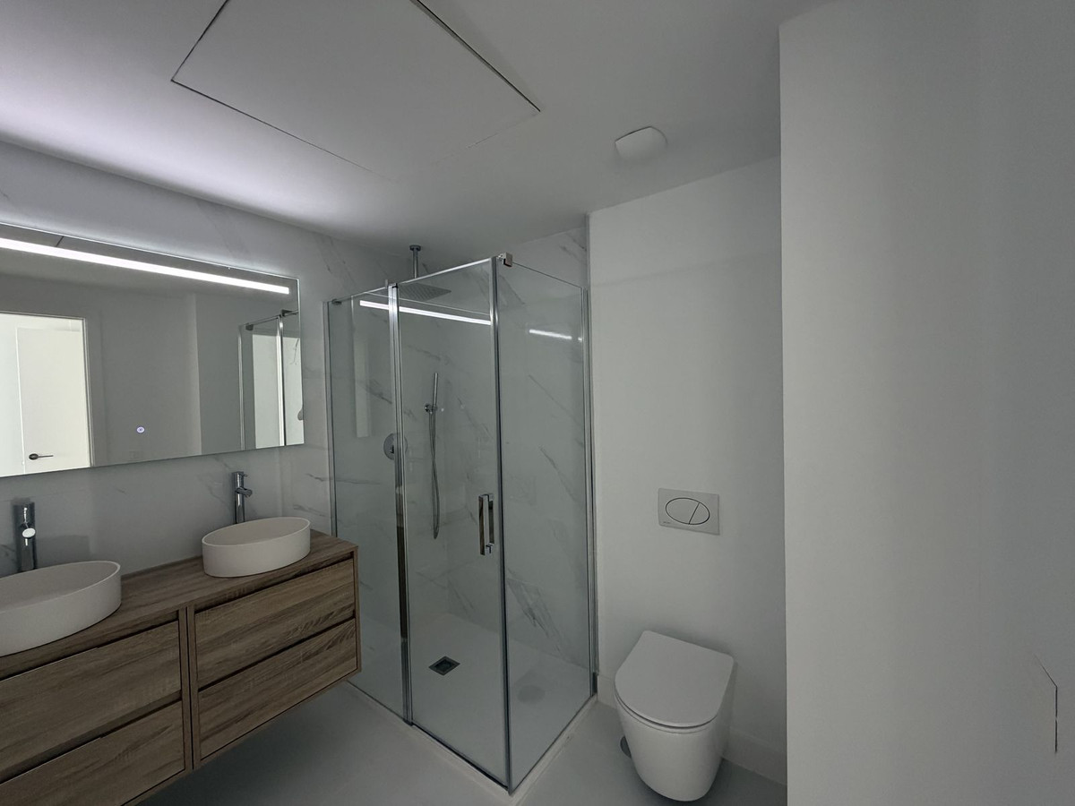 3 Bed Apartment for sale in Fuengirola Costa Del Sol, Málaga, Spain