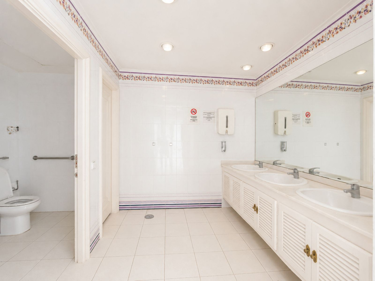 24 Bed Commercial unit for sale in Riviera Del Sol Costa Del Sol, Málaga, Spain