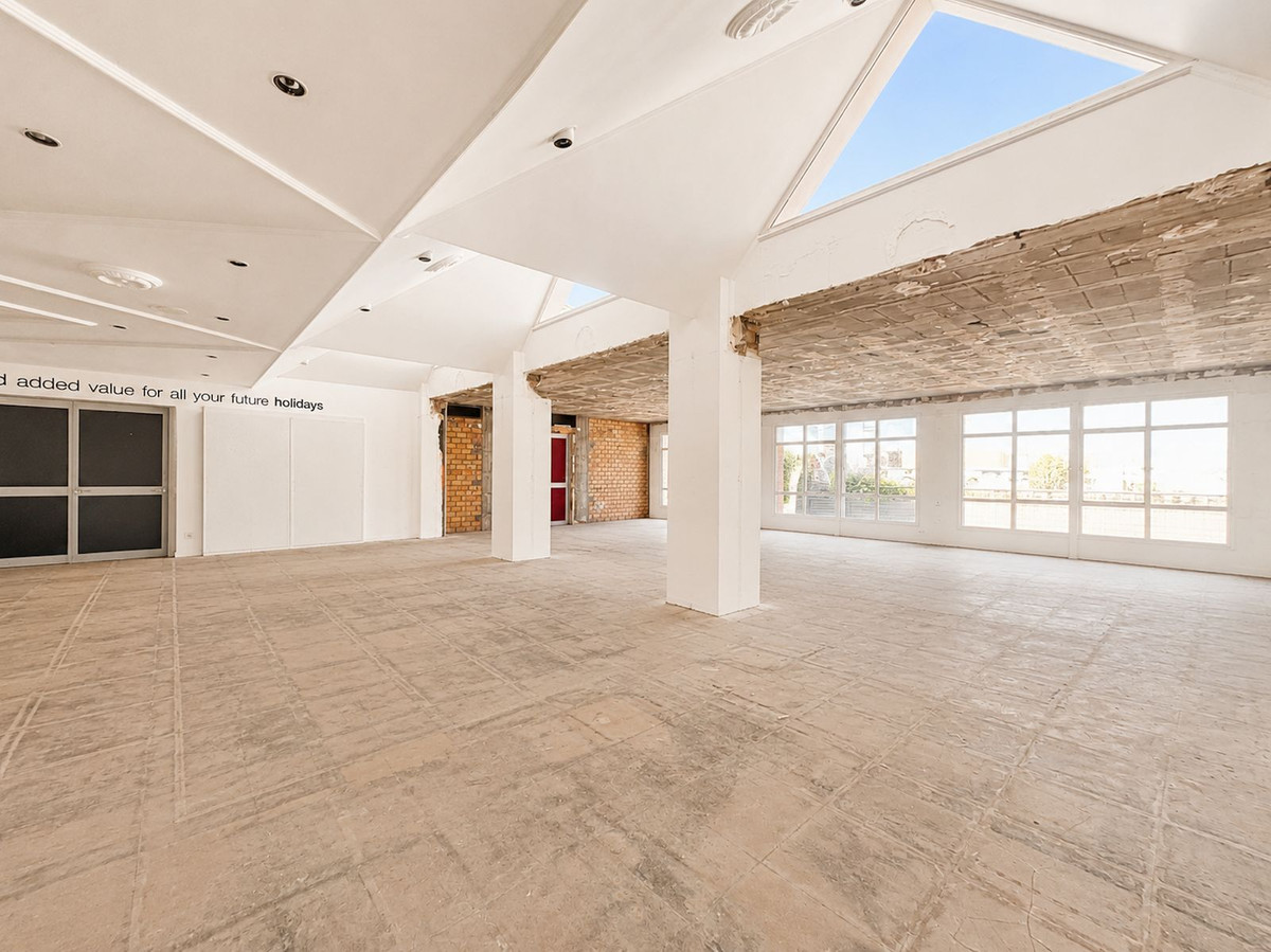 24 Bed Commercial unit for sale in Riviera Del Sol Costa Del Sol, Málaga, Spain