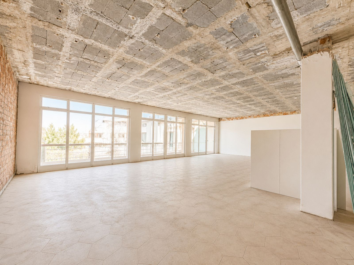24 Bed Commercial unit for sale in Riviera Del Sol Costa Del Sol, Málaga, Spain