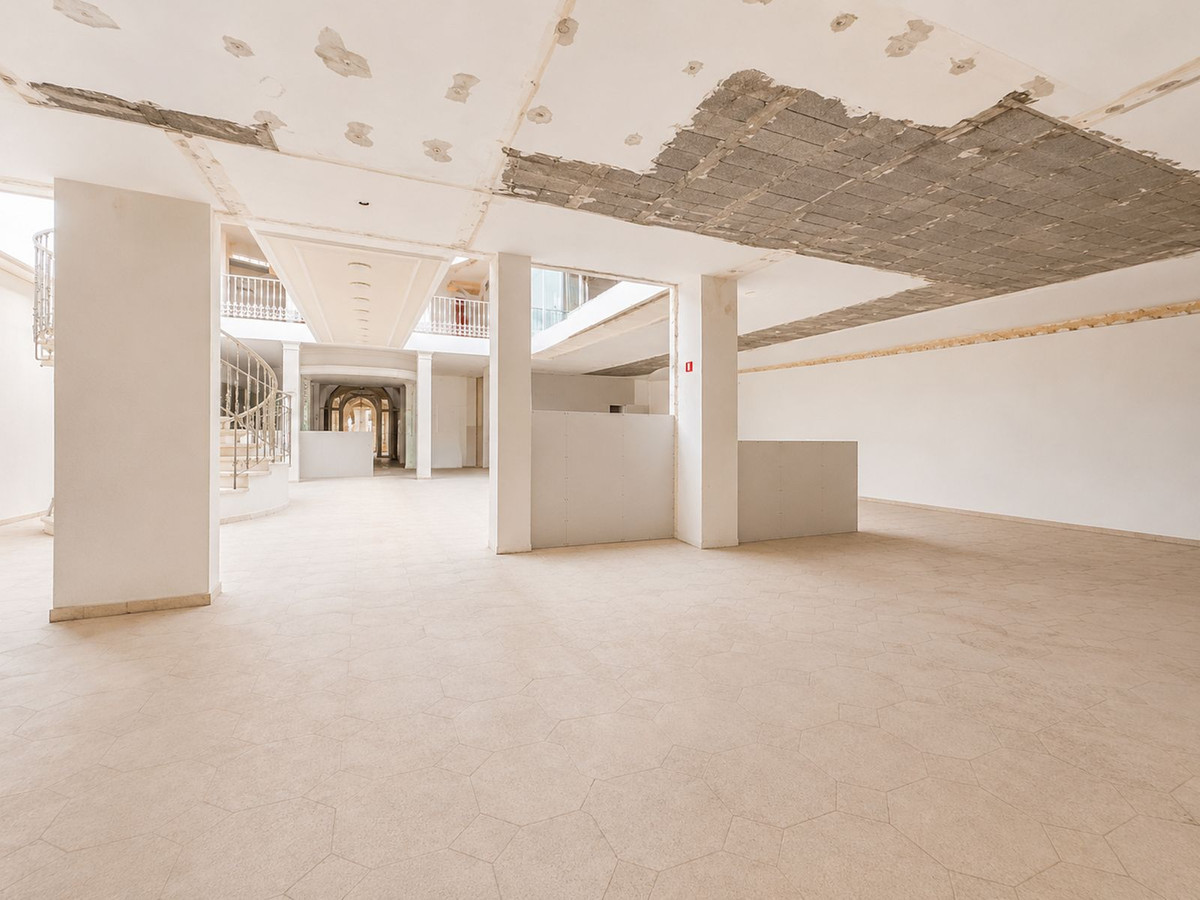 24 Bed Commercial unit for sale in Riviera Del Sol Costa Del Sol, Málaga, Spain