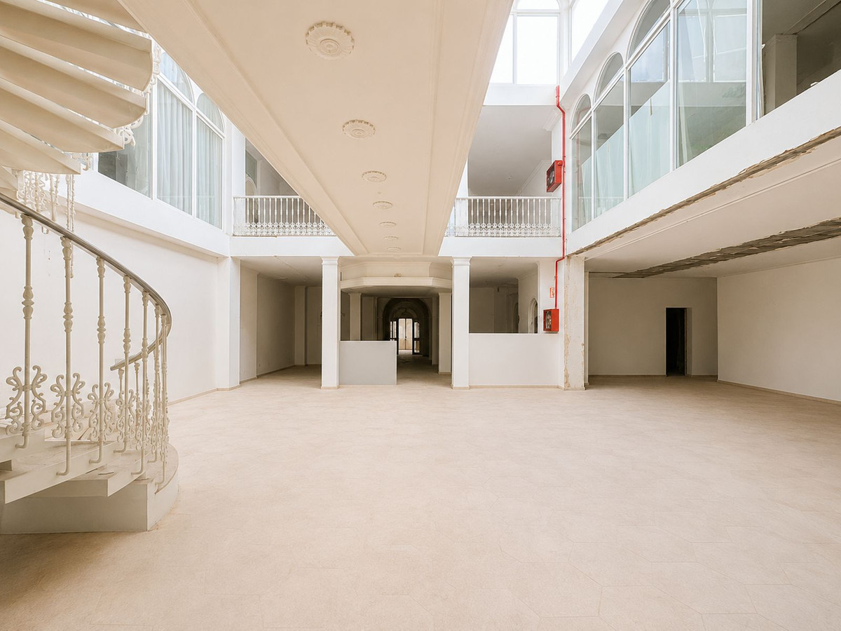 24 Bed Commercial unit for sale in Riviera Del Sol Costa Del Sol, Málaga, Spain