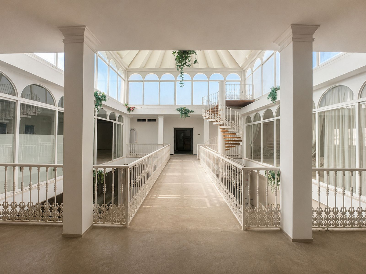 24 Bed Commercial unit for sale in Riviera Del Sol Costa Del Sol, Málaga, Spain