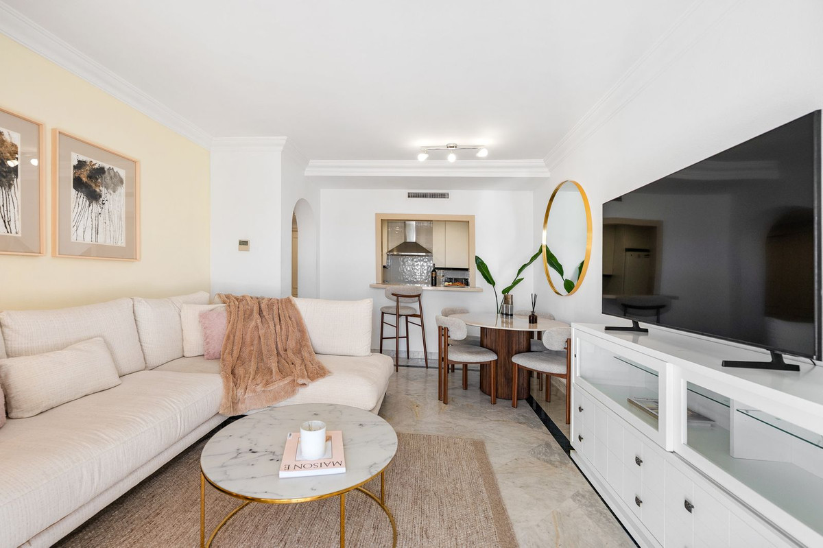Se vende Apartamento Planta Media de 2 dormitorios en Costa Del Sol, Málaga, España