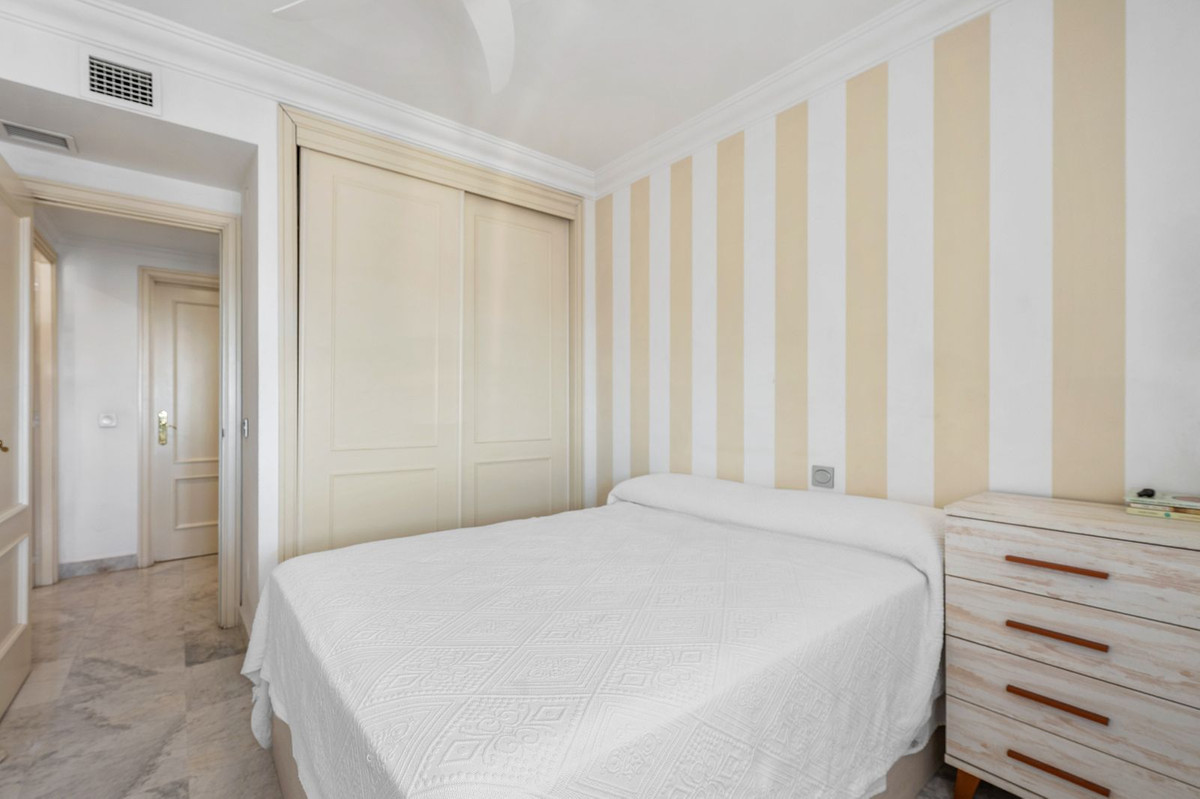 Se vende Apartamento Planta Media de 2 dormitorios en Costa Del Sol, Málaga, España